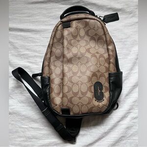 Coach Men's Tan and Black Signature Canvas
Edge Bag